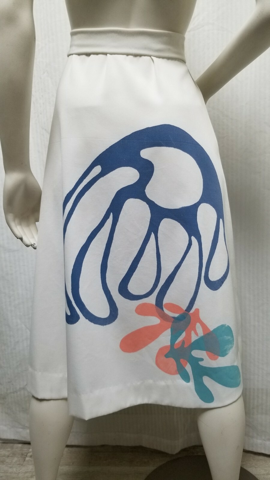 Vintage White with Blue Hand Printed Design Pleat Front Skirt – Waist 30 in.