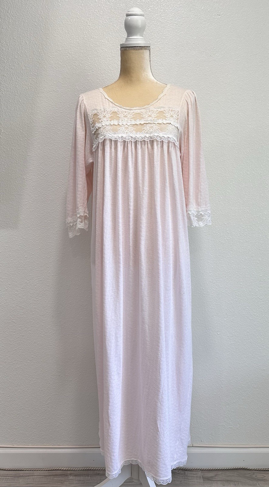 Vintage Christian Dior Womens 100% Cotton Lace Trimmed Pink Nightgown Size Small