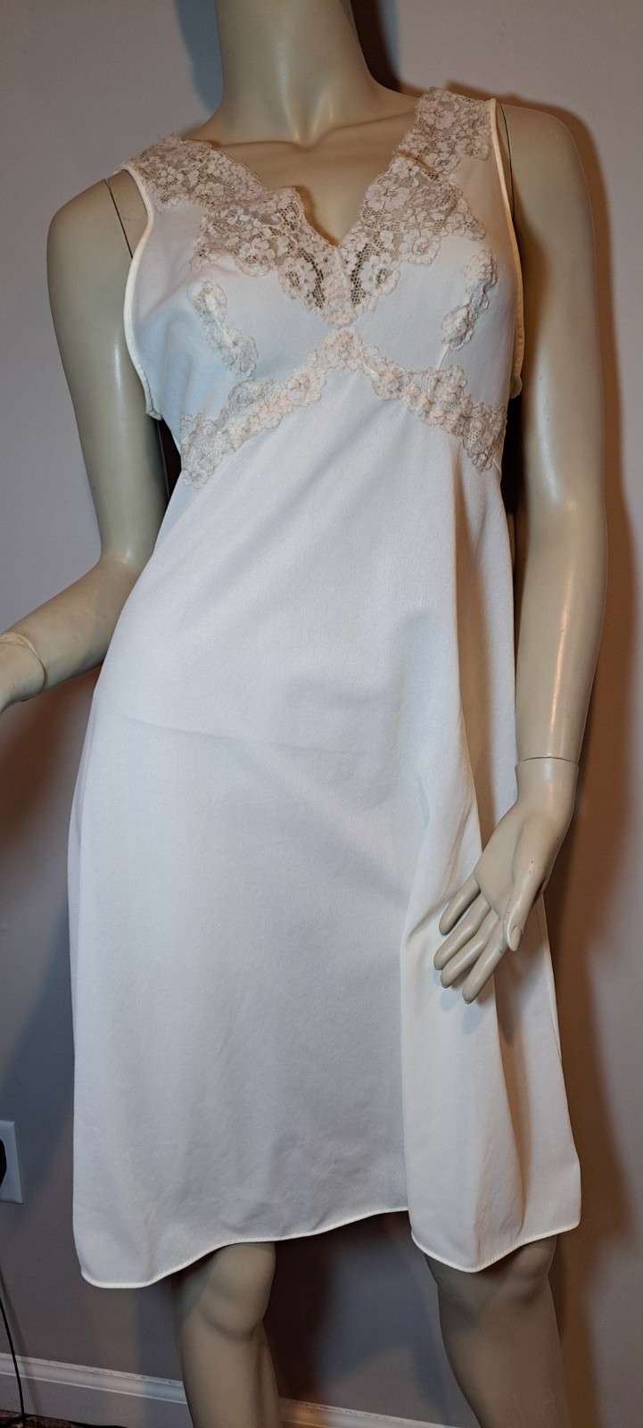 Vtg 70s Van Raalte Off White Slip Like Sexy Nightgown Ecru Lace Med 34 Euc