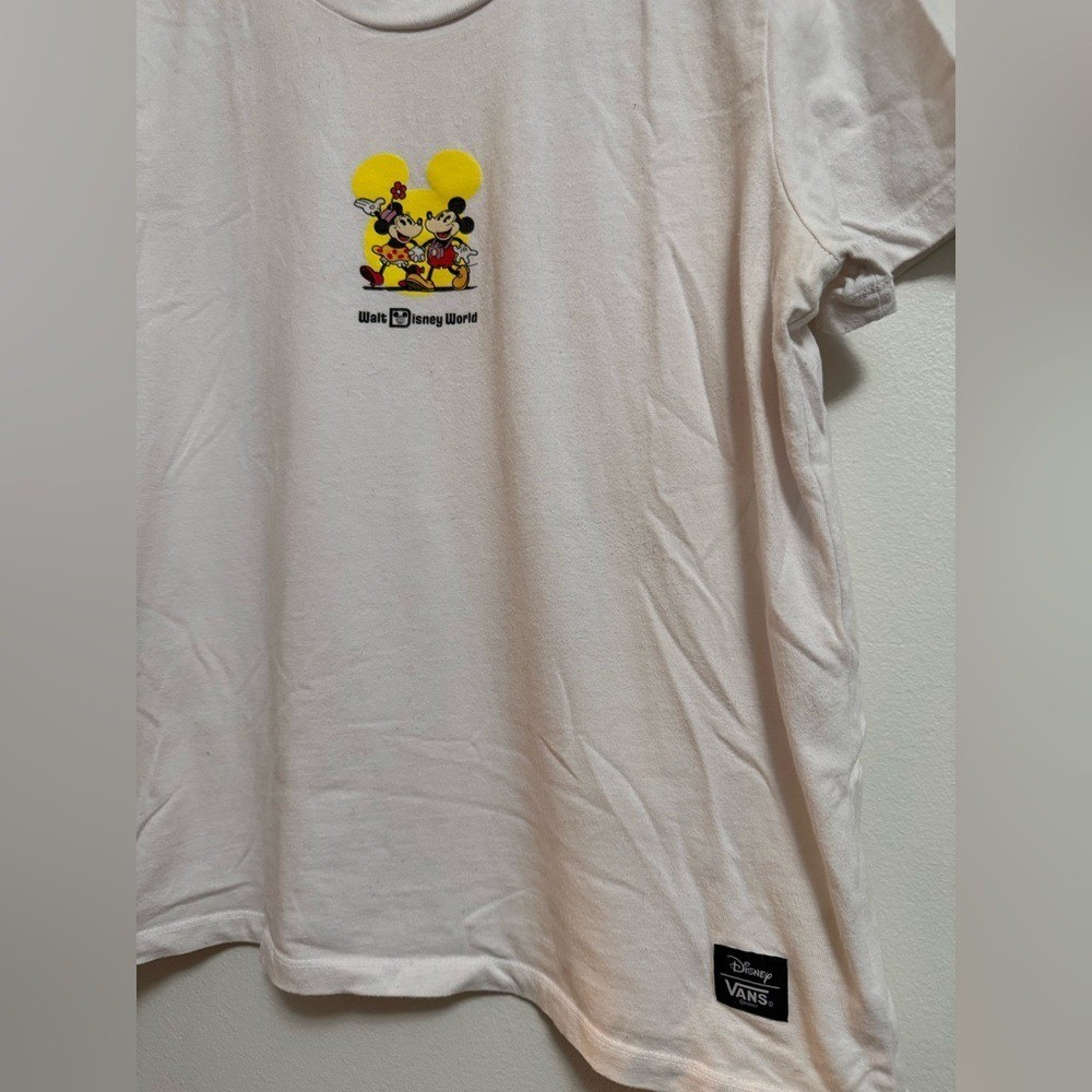 Vans Disney Exclusive White Tee with Minnie & Mickey Graphic – Size XXL