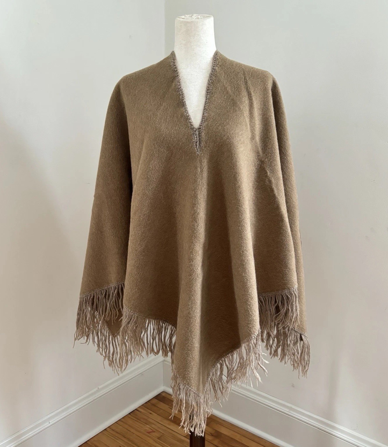 VTG Alpaca Wool Poncho W/ Crochet Trim and Fringe Sz M / OS