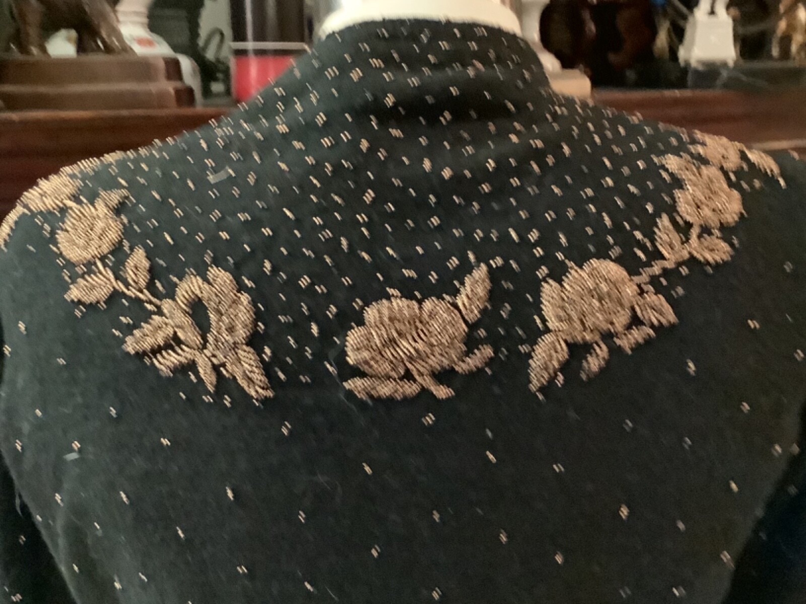 RARE VINTAGE AUTHENTIC MILES SWEATERS 70% LAMBS WOOL BLACK BEADED SWEATER NR