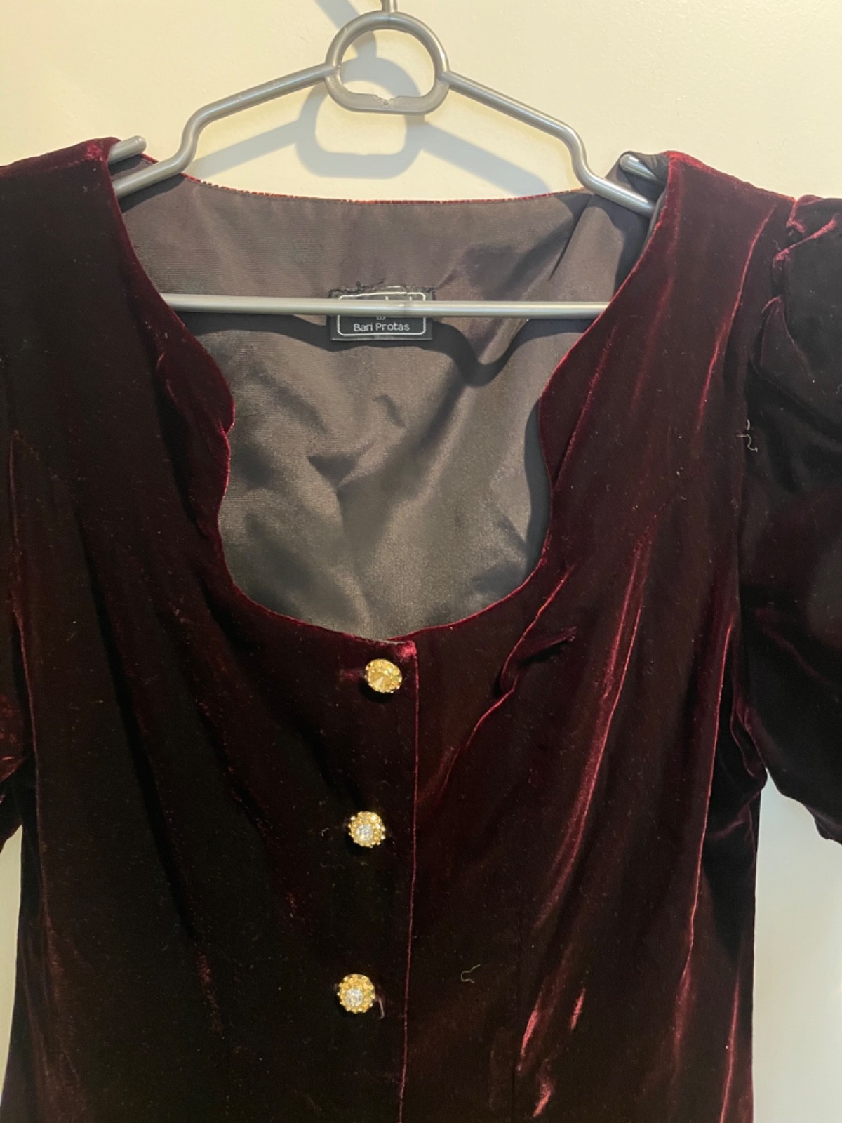 READ CACHET BARI PROTAS Burgundy Velvet Rhinestone Button Cocktail Dress 7/8