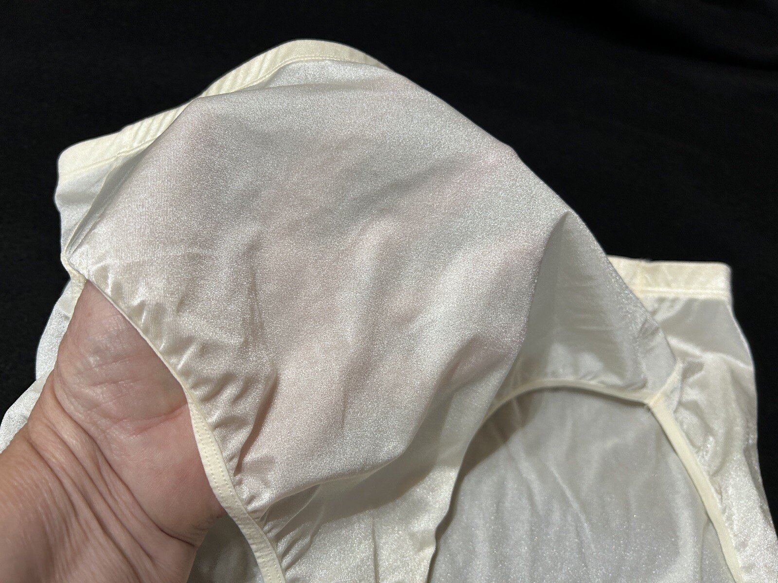 Vtg VANITY FAIR 13194 Comfort Essentials Satin Hi-Cut 9 Ivory Brief Panties #25