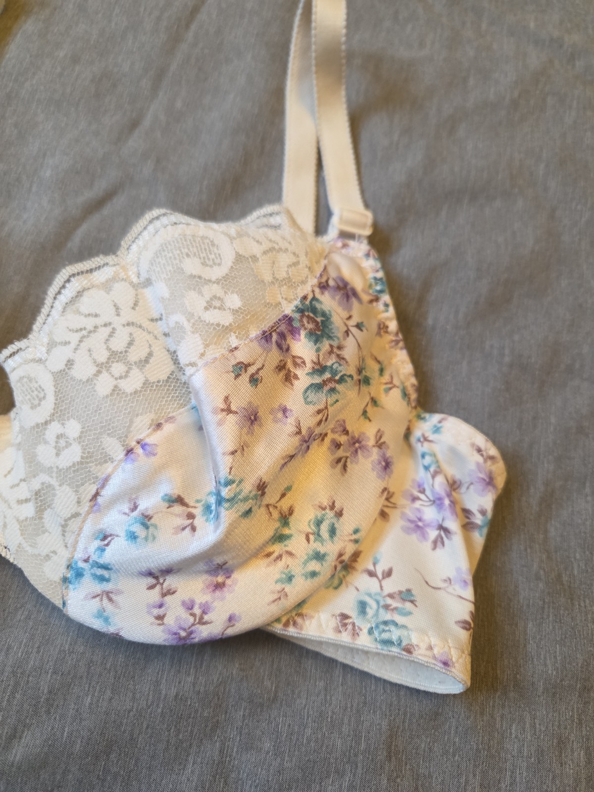 Vintage Maidenform Satin Chantilly Lace Bra Floral Print 36B