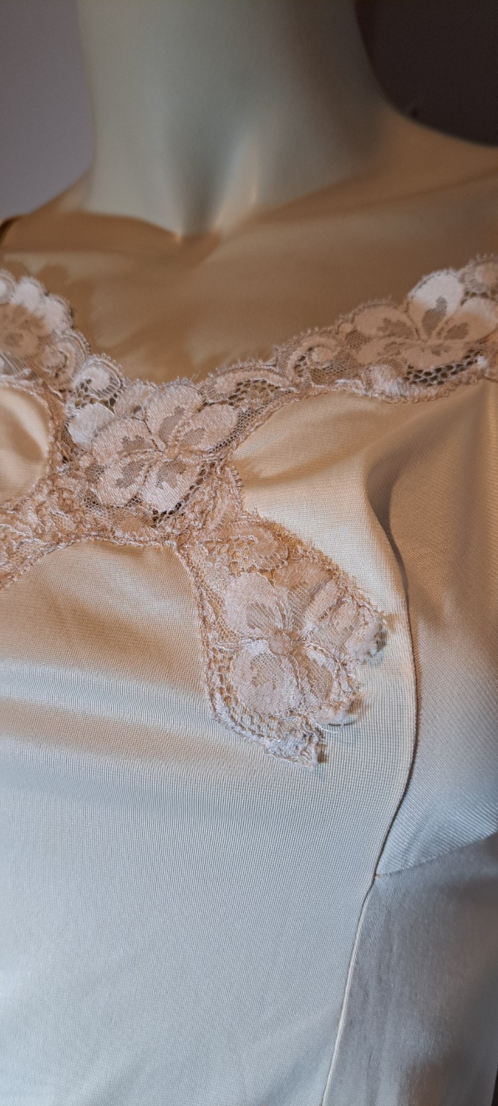Vtg 60s Itty Bitty Mini Short Full Slip Beige Nylon 34