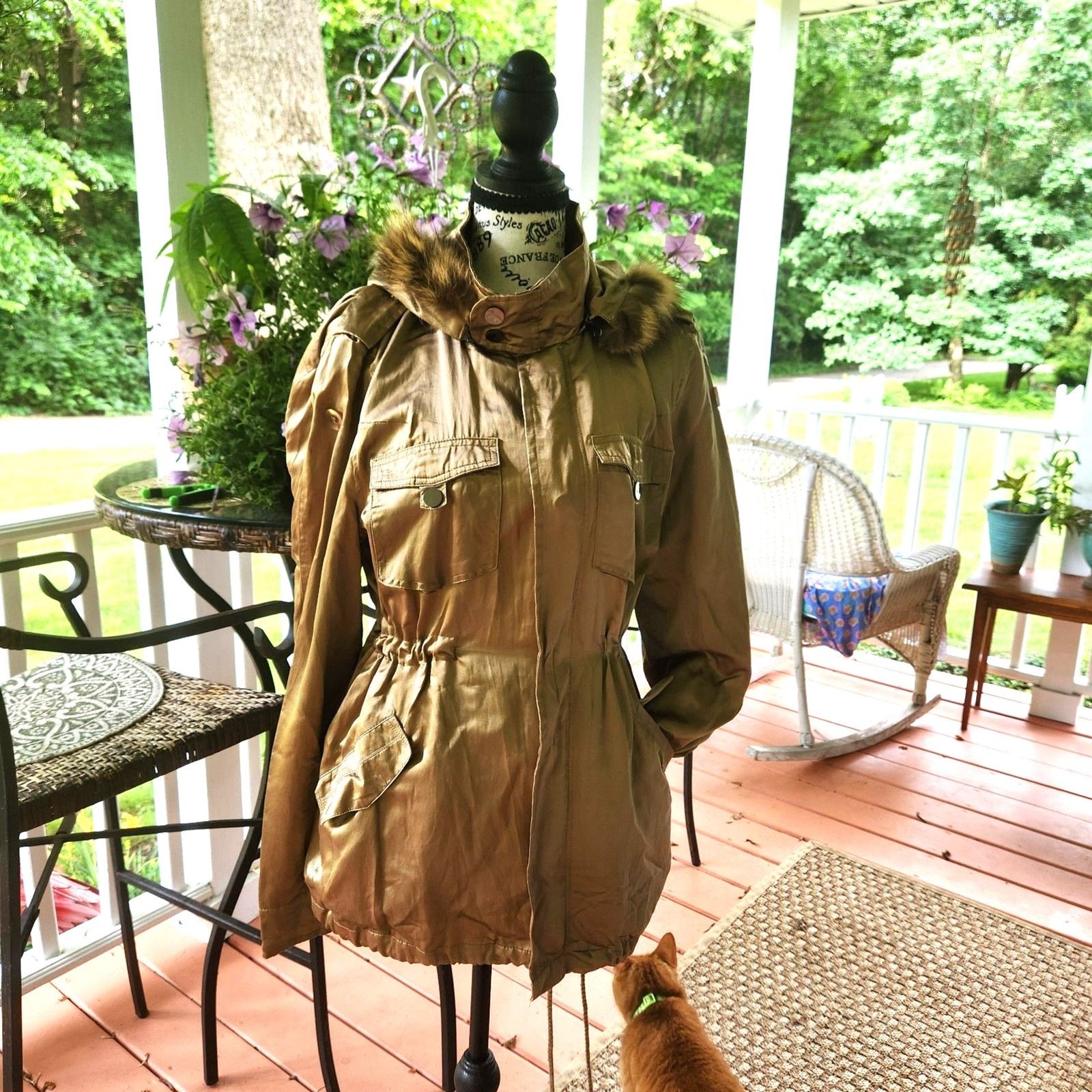 La Rok Luxe Windbreaker Jacket Lightweight, Gold, Med. – Vintage Y2K- Hood Lined