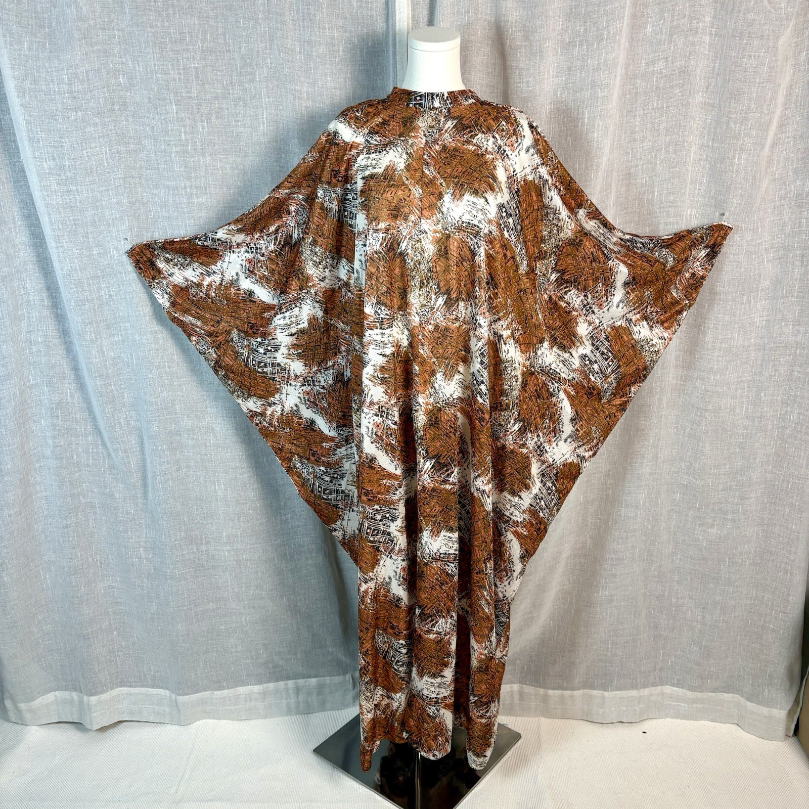Vintage 1970&rsquo;s Caftan Kaftan Batwing Copper Tiki Hippie One Size