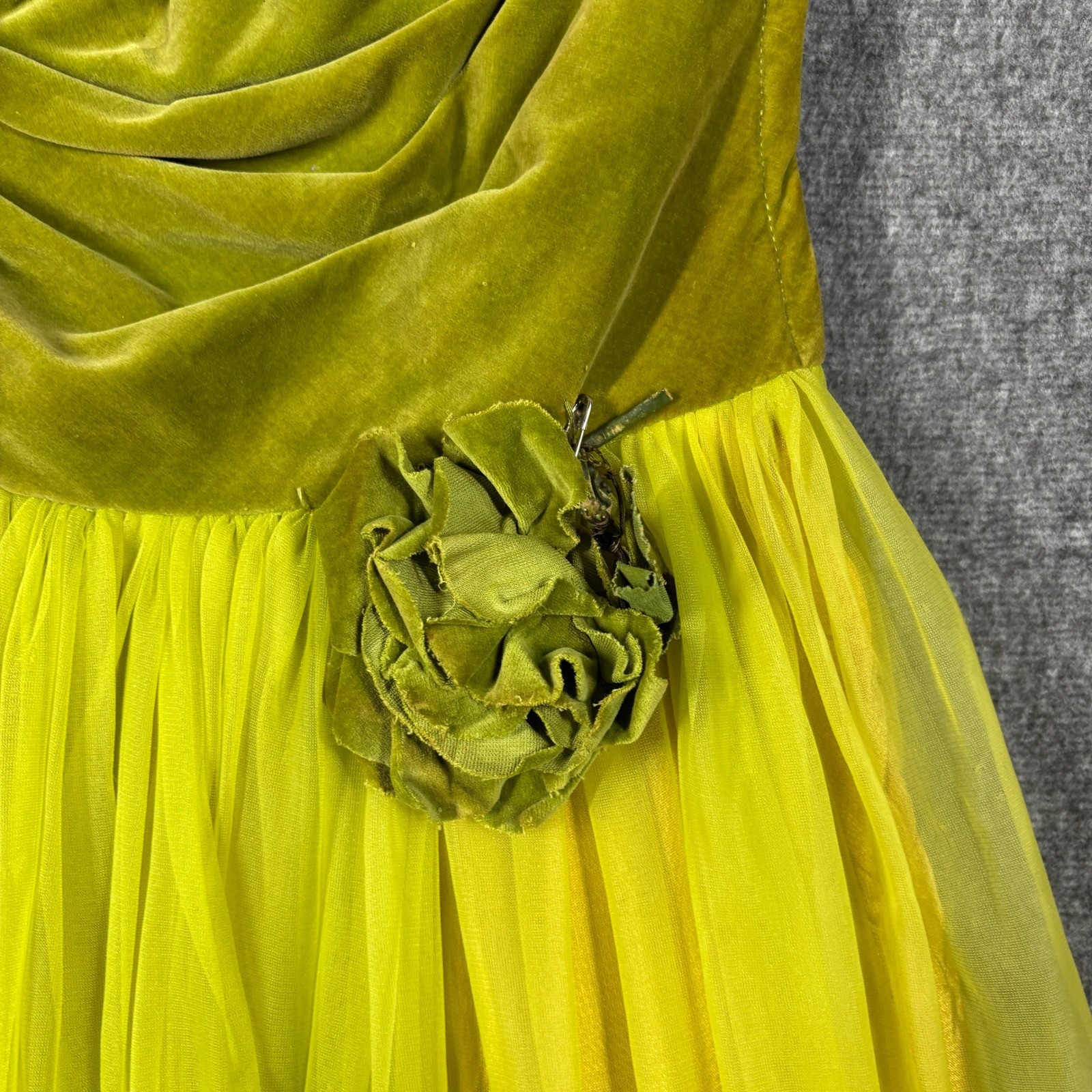 Vintage 1950s Chartreuse Velvet Tulle Prom Party Dress Green Floral Waist 25