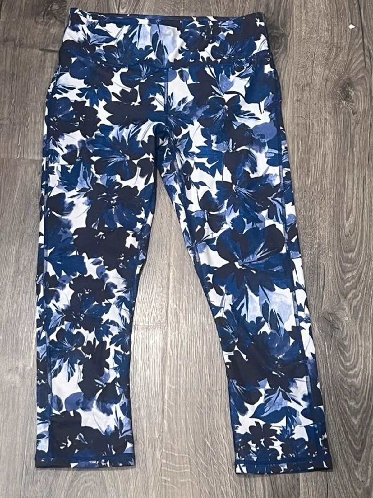 Powerhold by Fabletics Women’s Floral Leggings Medium Blue White High Rise