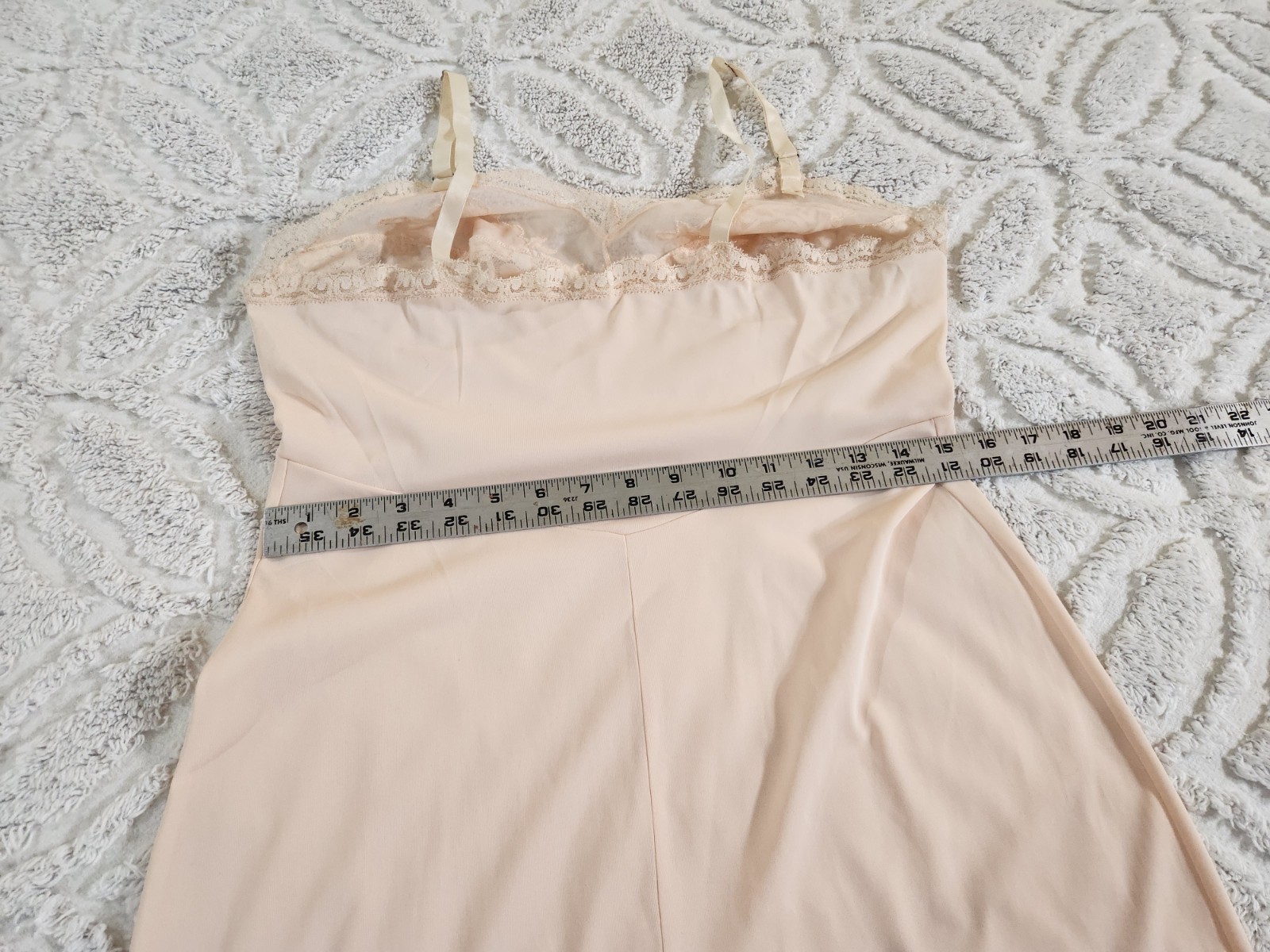 Vintage Gossard Artemis Nylon Full Slip Peach Lace Size 36 Average USA Pin-up