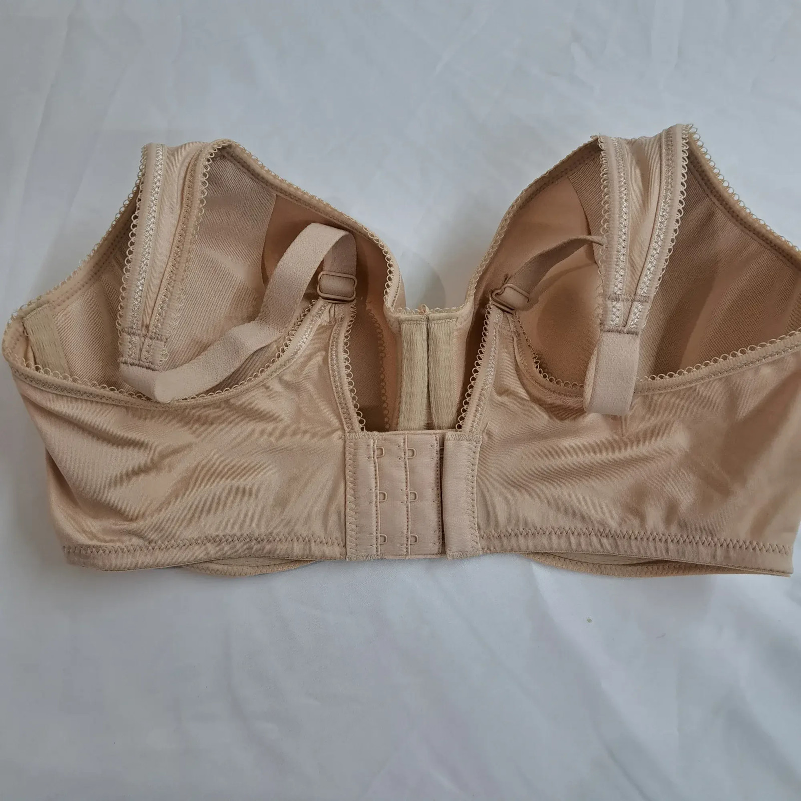 Wacoal Underwire Full Coverage Bra US 36DD Nude Beige Molded Cups Wide Back