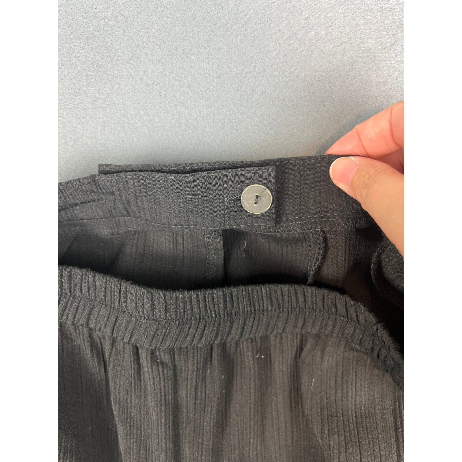 Vintage Pleated High Waist Shorts Minimalist Dark Academia Black Rayon XS/0/2