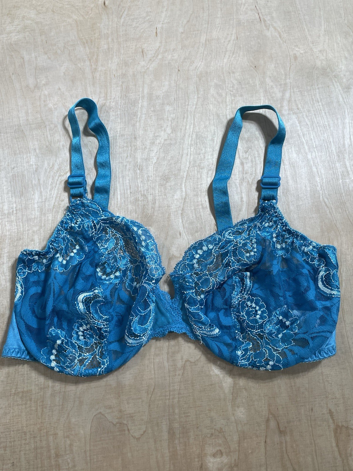 Valentino Intimo VTG 2716 Sheer Lace Underwire Unpadded Bra Sz 36D Blue