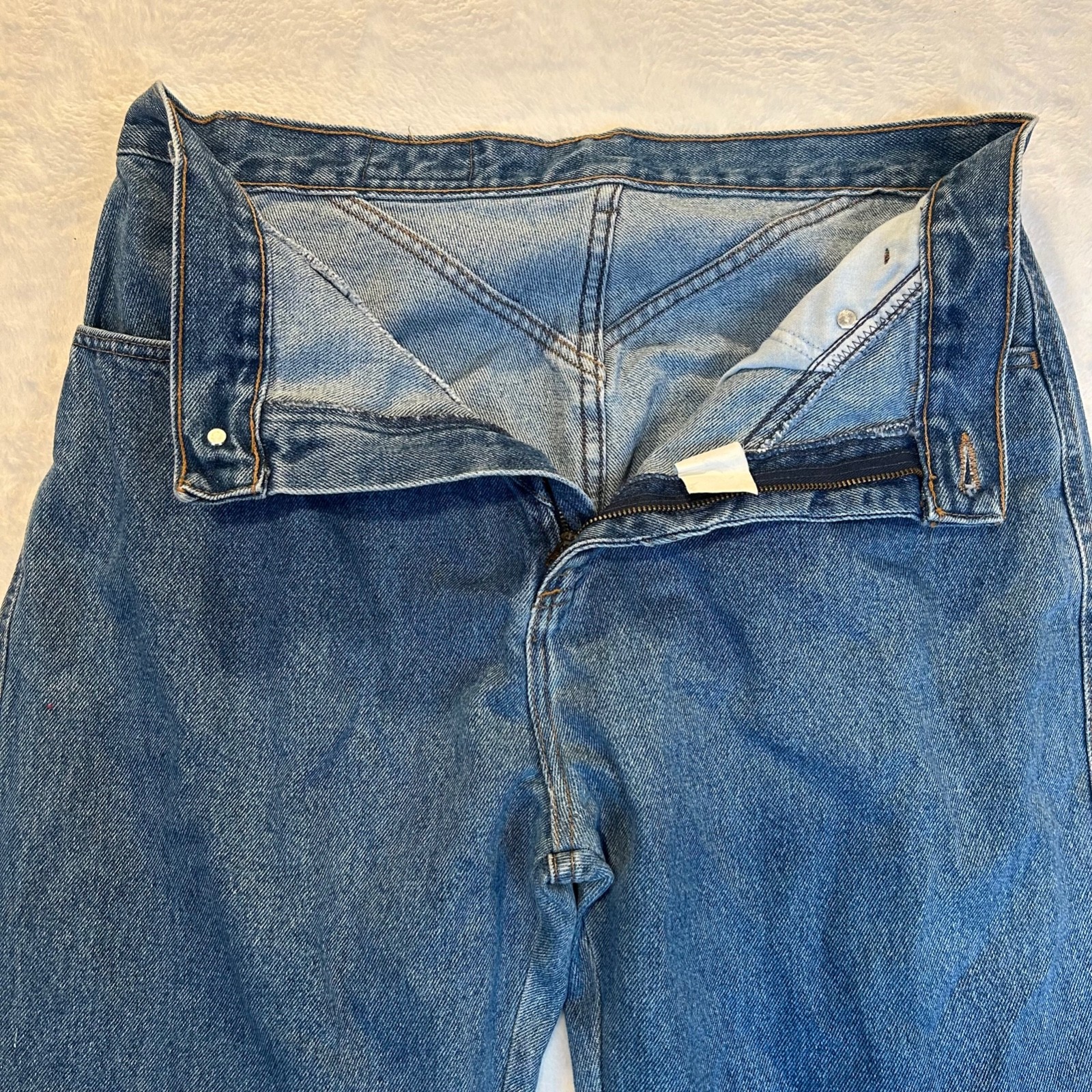 Vintage 80s 90s Ozark Mountain Jeans Women&rsquo;s High Rise Made in USA V-Yoke 33×32