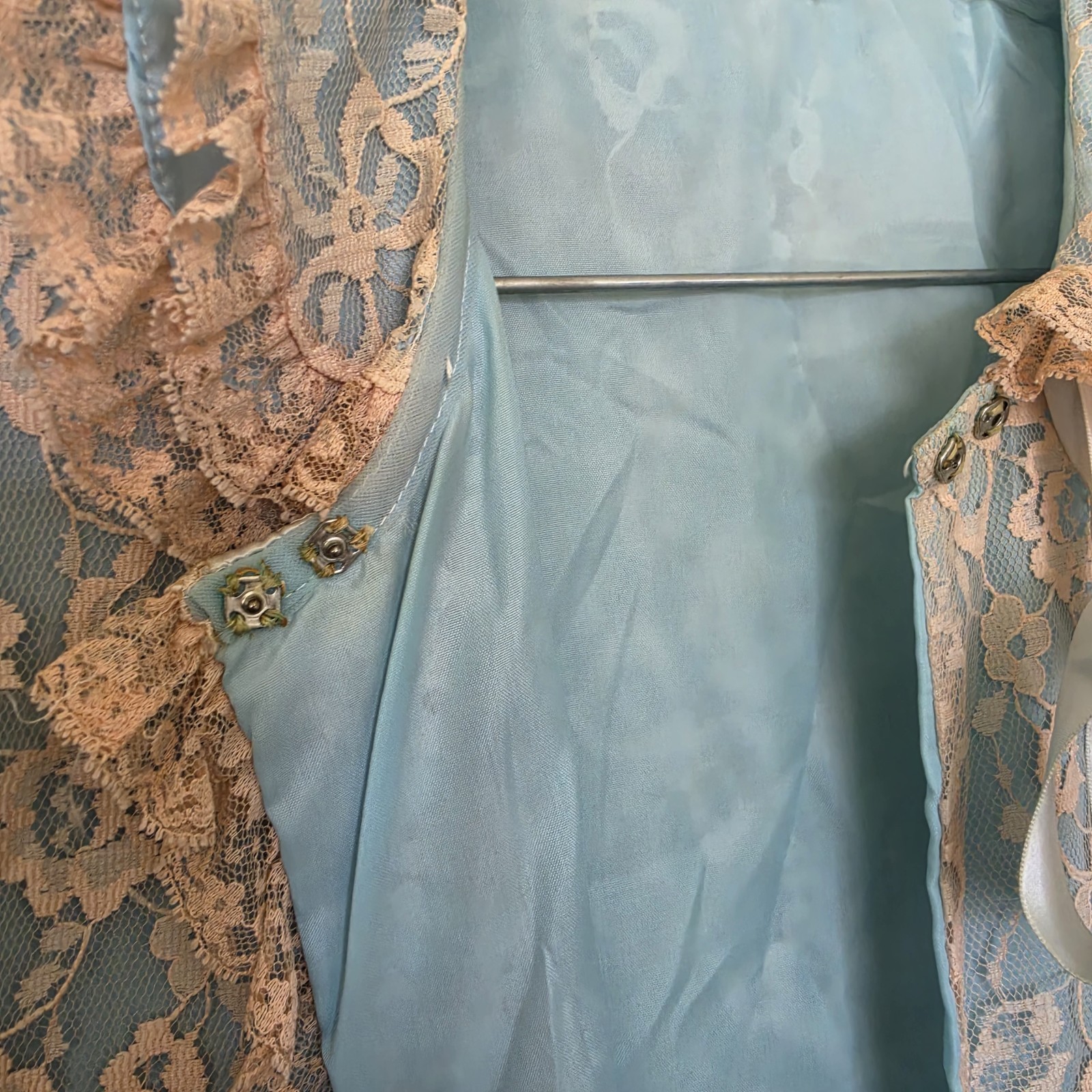 Odette Barsa Vtg Budoir Retro Lace Beige Blue Robe House Coat Dressing Gown Glam