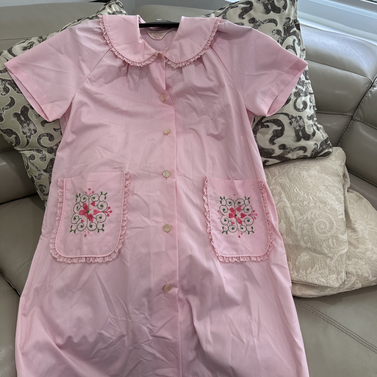 Sears The Comfort Coat Pink Embroidered House Dress Duster Robe Cottagecore Sz16
