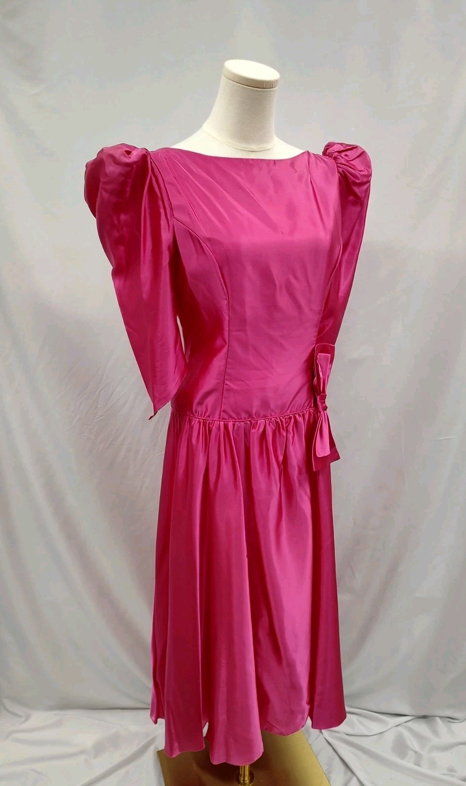 80&rsquo;s Vintage Dress Hot Pink Liquid Satin Shine Puff Sleeve Bow V Back Gown 13/14