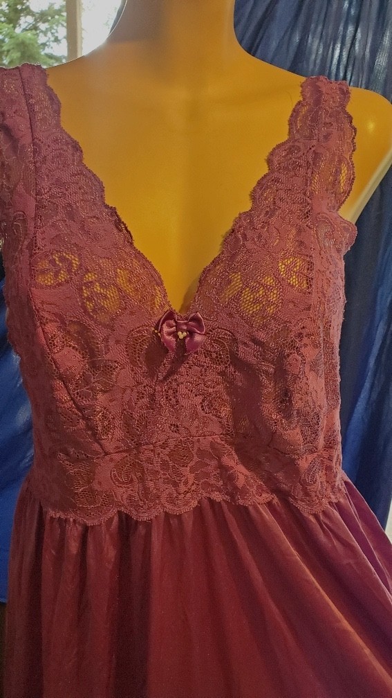 Shadowline Nightgown Lot, Olga-esque Formfit Gowns, Size M/L (Flaws)