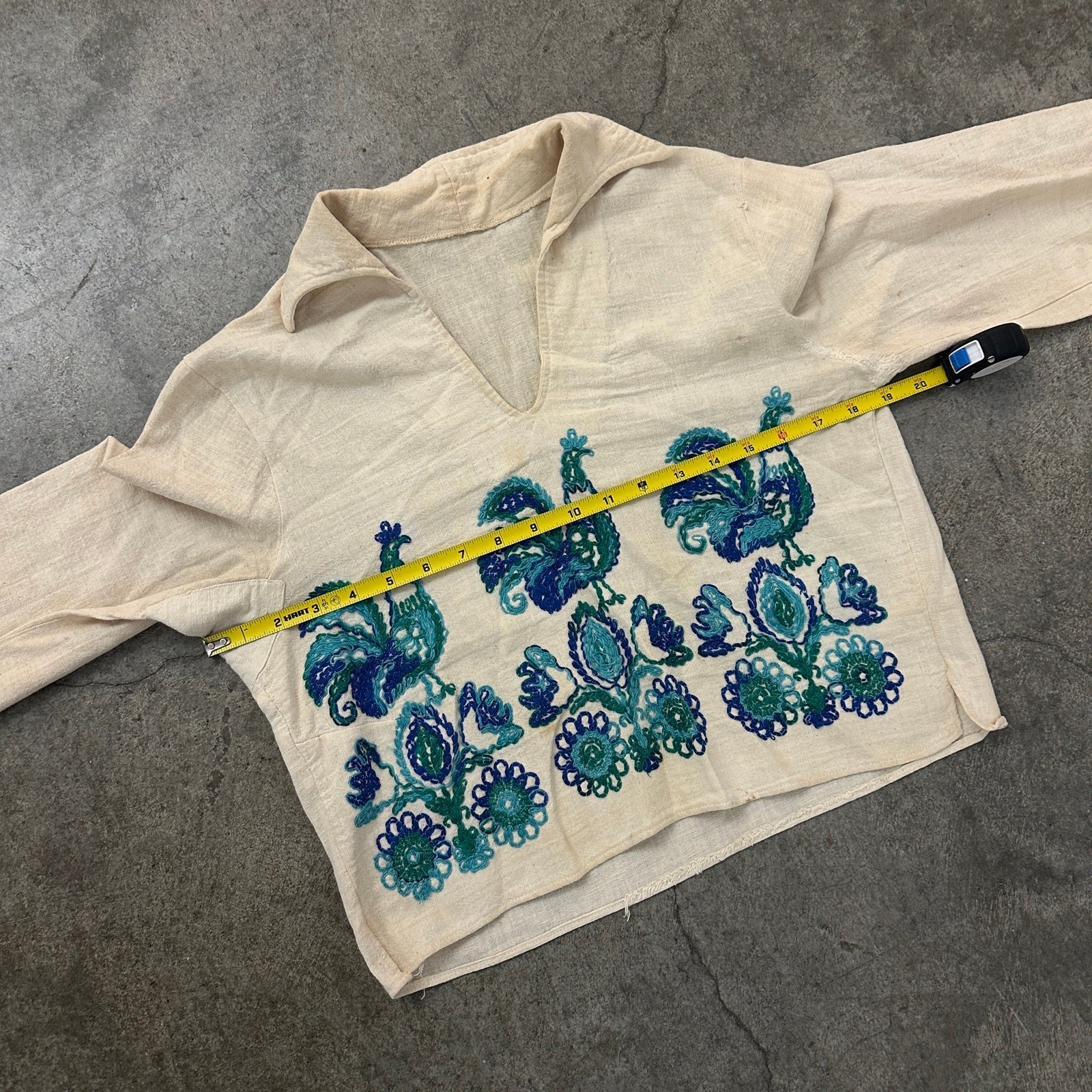 1970s Womens Feed Sack Embroidered Chicken Floral Cropped Dagger Collar Top S/M