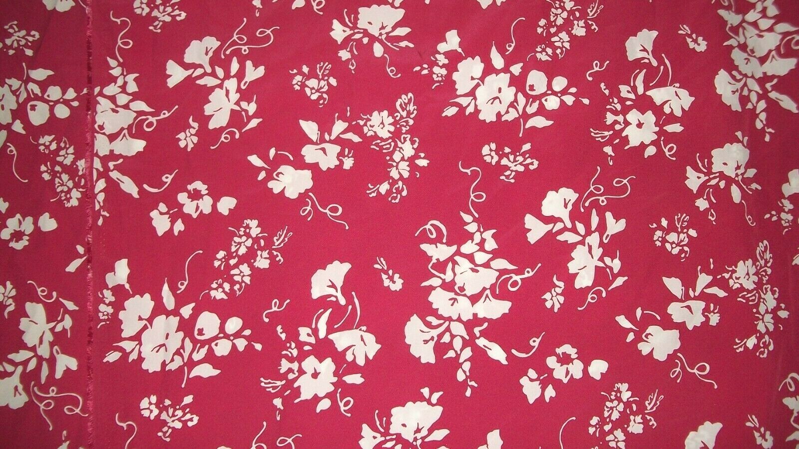 AMAZING VINTAGE 40S SILKY PRETTY PINK WITH WHITE FLORAL PRINT FABRIC 3-3/4 YARDS