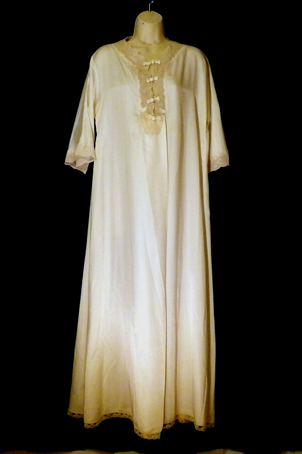 Vintage Christian Dior Silky Smooth Elegant Lace Trim Peignoir Robe P M
