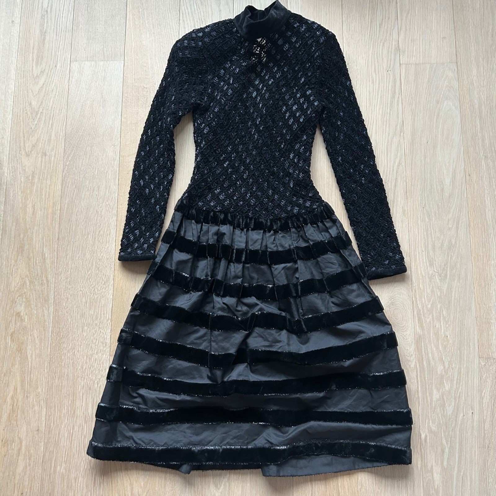 Courreges Paris Dress Sz 38 Black Vintage Long Sleeve Velvet Midi Whimsigoth