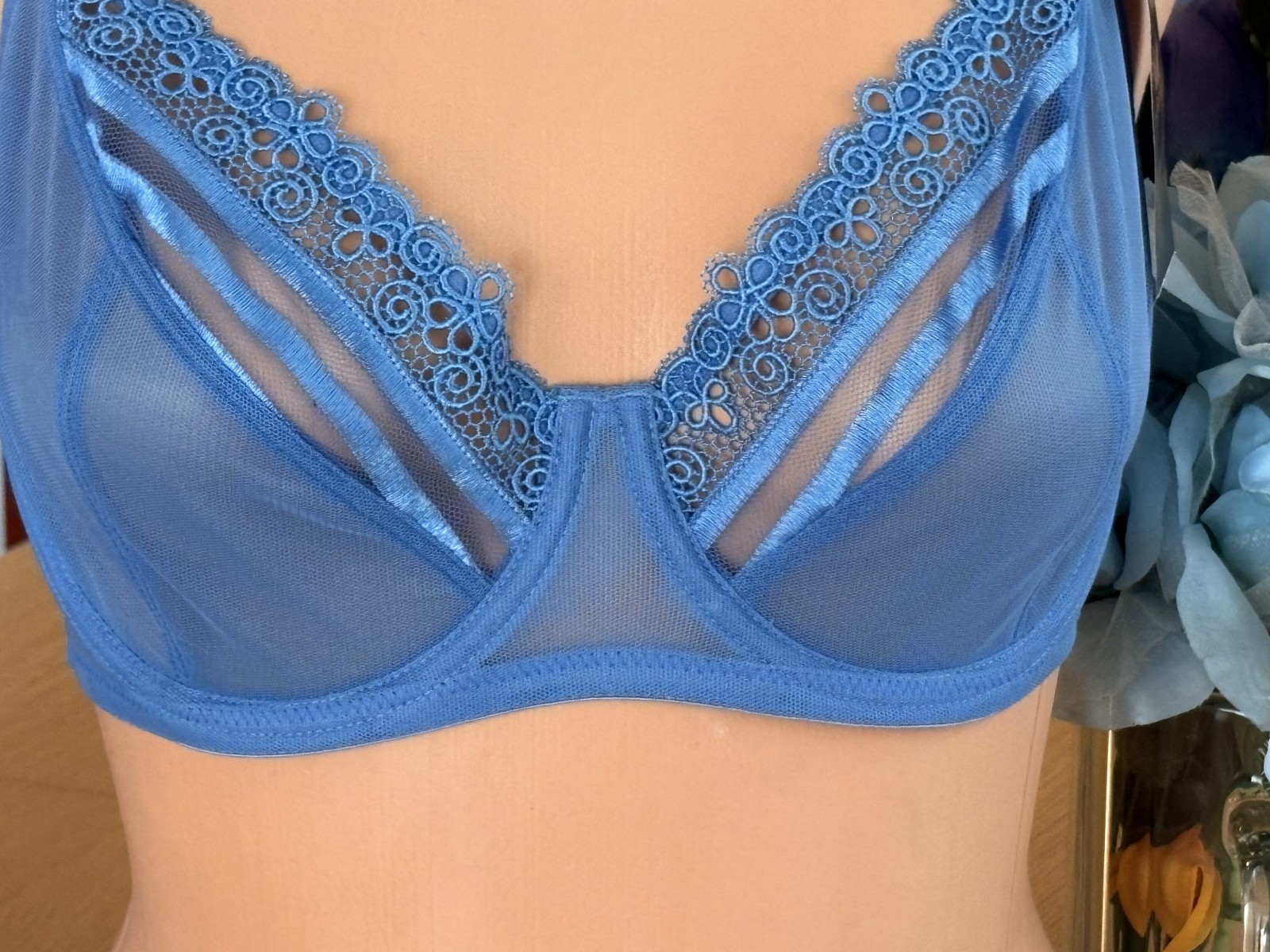 Wacoal 34D Blue Sheer Lace DELICATE NOTIONS Underwire Bra #855162 VINTAGE NWT