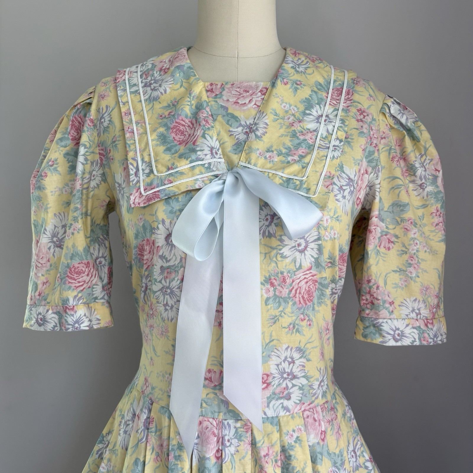 Vintage 80’s Laura Ashley Roses & Daisies Yellow Sailor Dress S/M Cottagecore