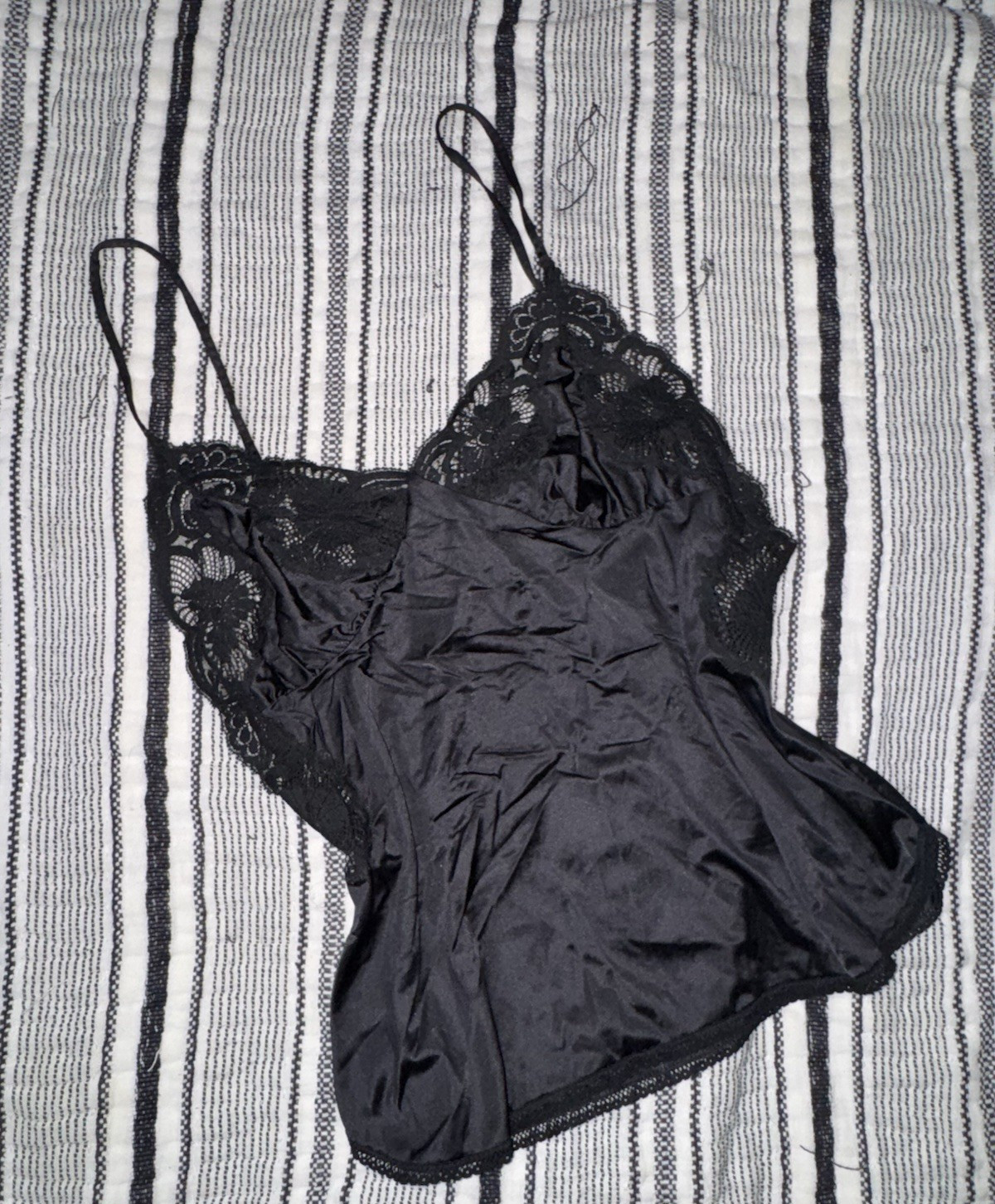 VINTAGE Wonder Maid Non-Cling Black Nylon Slip Lace Trim Style 6945 Size 36