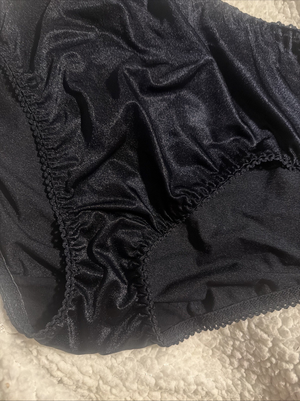 VANITY FAIR SECOND SKIN BLACK 48301 liquid smooth satin HI LEG panties L / 7 VTG