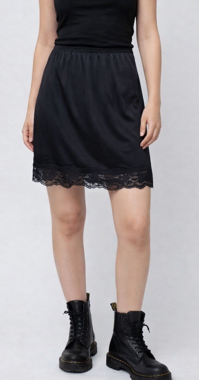 Vintage Black Lace Nylon Half Slip Sz Small 22&Prime; Long Grunge Y2K Mini *NO TAG*