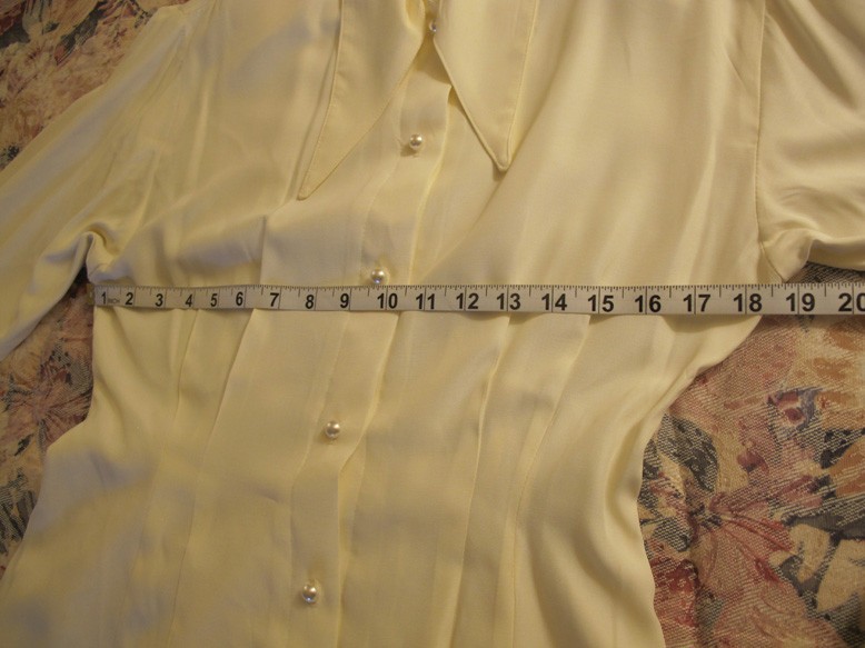 Sostanza DRAGON blouse REDUCED~Vintage 70s~Wmns Sz M~USA MADE~Cream~FREE H