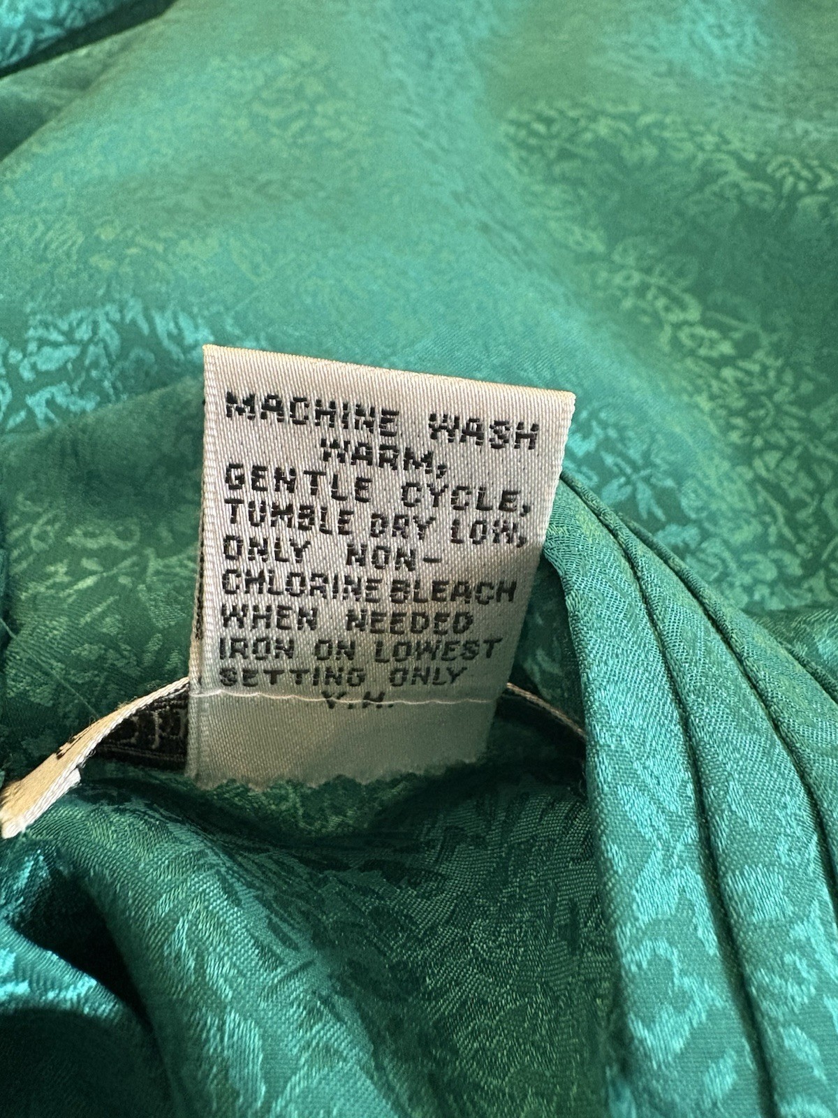 VTG Green Blouse, Faint Pattern. Made In Korea. 100% Polyester But Feels Silky