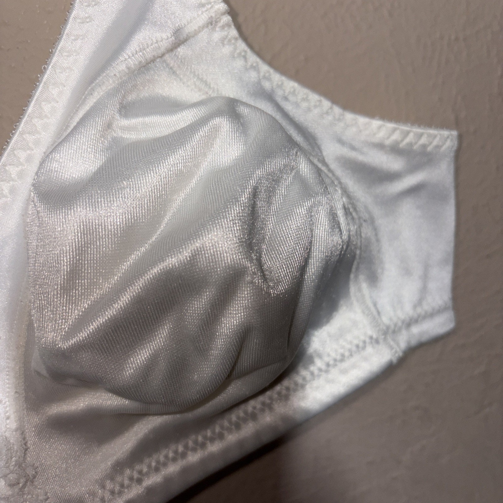 36C White Nylon Wireless Vintage BALI Bra #3820 Shiny Satin Soft Cup