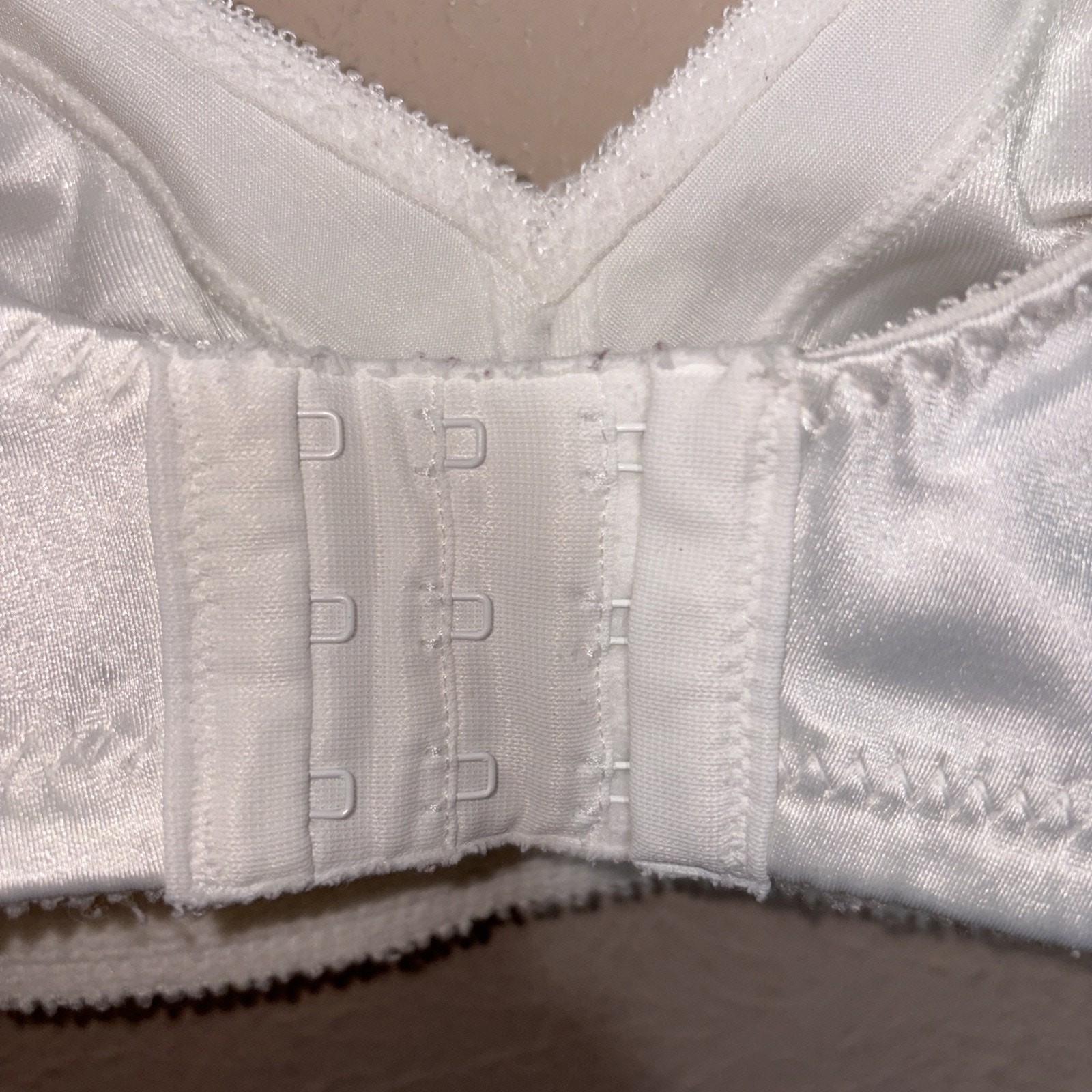 36C White Nylon Wireless Vintage BALI Bra #3820 Shiny Satin Soft Cup