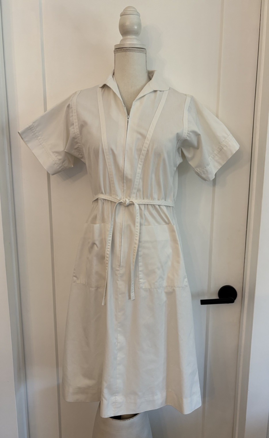 Women’s Vintage 60’s 70’s White Swan Nurse Dress Uniform in White Size 8