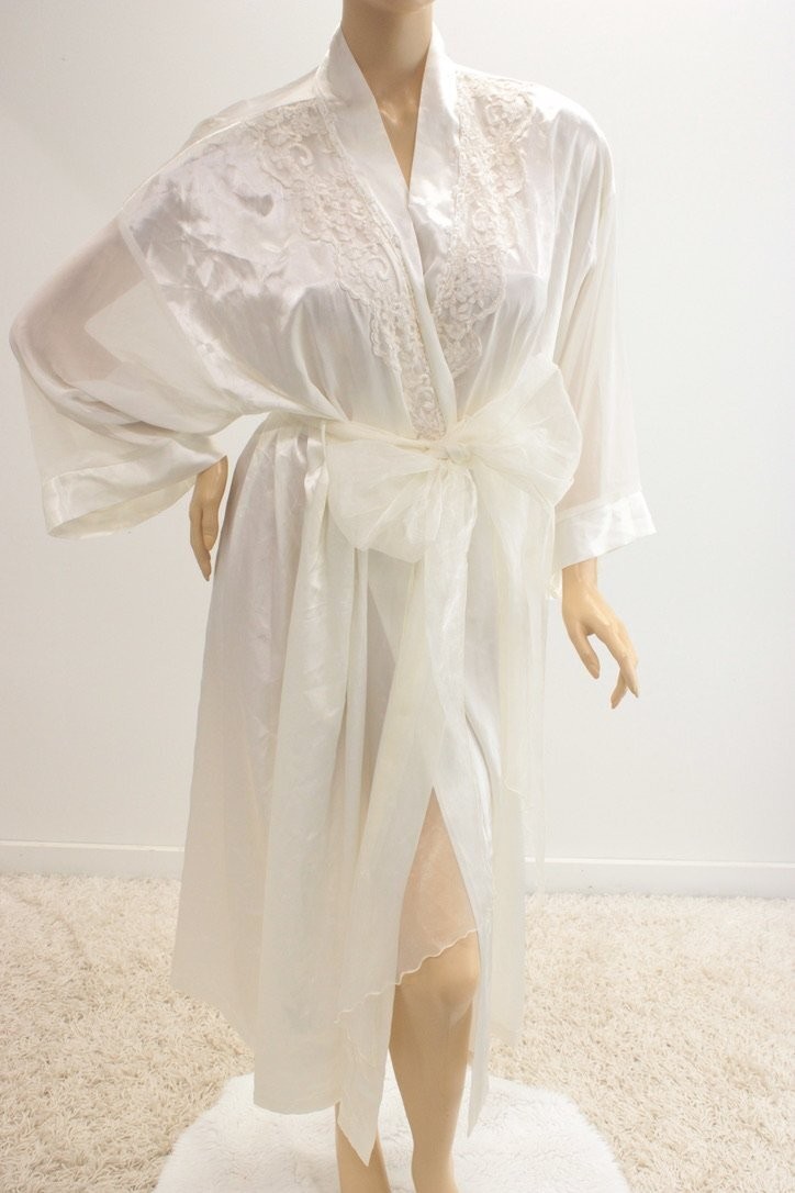Vtg Long Robe Soft Slippery Satin Plus Size 3X Bridal Lace Shiny Diva Feminine
